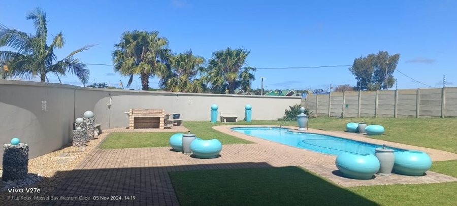 2 Bedroom Property for Sale in Hartenbos Central Western Cape